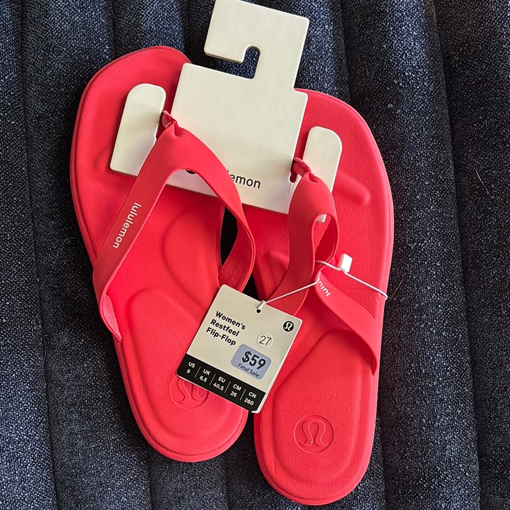 Lululemon Athletica Red Sandals Sz 9